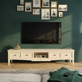 Porta TV classico Tiziano con due cassetti e vano giorno, realizzato a mano dai maestri artigiani Piombini. Eleganza e tradizione che arricchiscono il soggiorno.